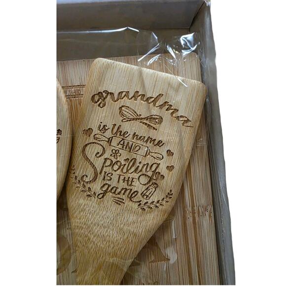 Cocomong Grandma's Kitchen Wooden Cutting Board With Utensils Gift Set New - Picture 3 of 6